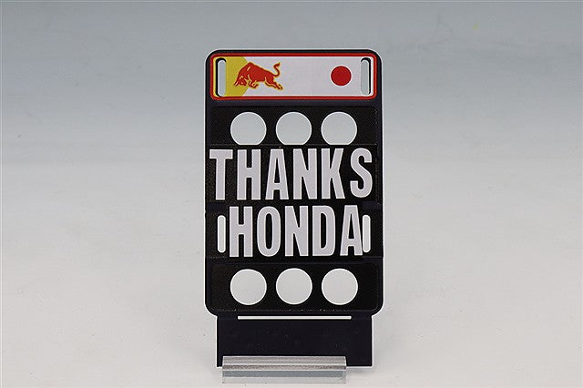 Spark S18S1005 1/18 Oracle Red Bull Racing RB21 2025 Japanese GP #22 Y. Tsunoda with Pit Board - image 4