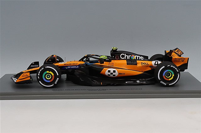 Spark S18S1011 1/18 McLaren MCL39 2025 Monaco GP Winner #4 L. Norris with Pit Board - image 2