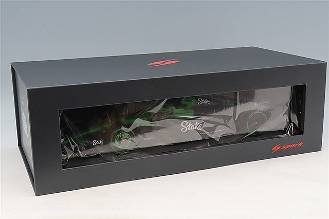 Spark S18S1012 1/18 Kick Sauber Stake F1 Team 2025 British GP Third Place #27 N. Hulkenberg with Pit Board - image 6