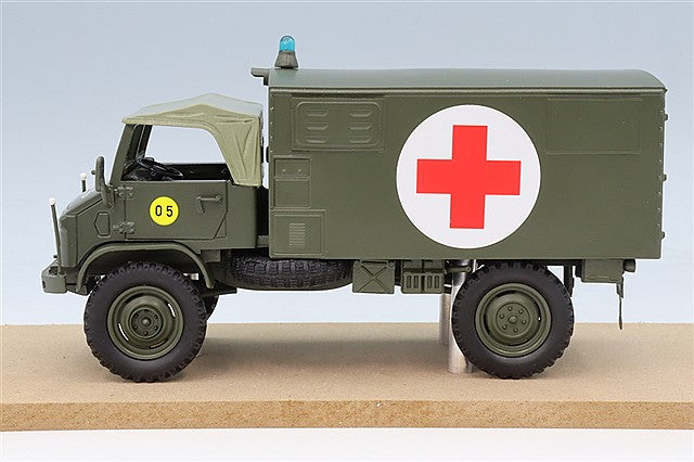 Schuco SC450931100 1/35 Unimog 404 S German Army Medical Service PRO.R35 - image 2