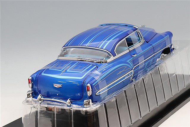 Sun Star SS1721 1/18 Chevrolet Bel Air Hardtop Coupe Lowrider 1954 Blue with Working Suspension - image 3