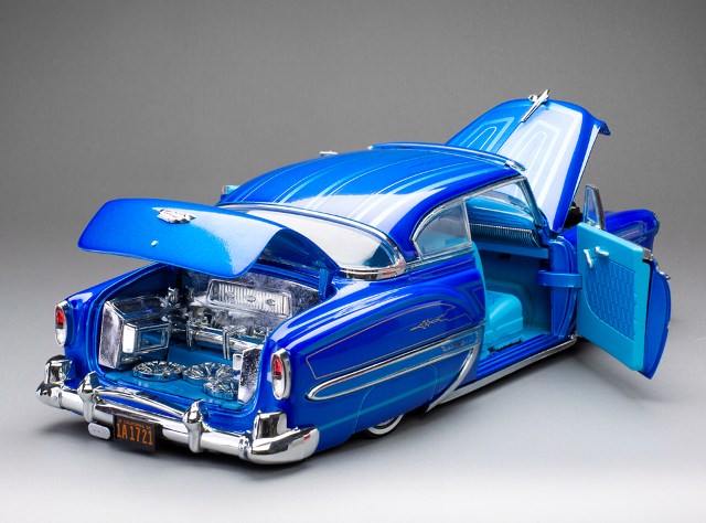 Sun Star SS1721 1/18 Chevrolet Bel Air Hardtop Coupe Lowrider 1954 Blue with Working Suspension - image 7