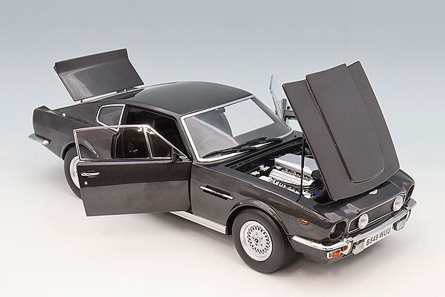 XiaoGuang Model XGM8260711CG 1/18 Aston Martin Vantage 007 Version Cumberland Gray - image 4