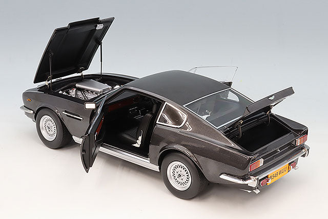 XiaoGuang Model XGM8260711CG 1/18 Aston Martin Vantage 007 Version Cumberland Gray - image 5