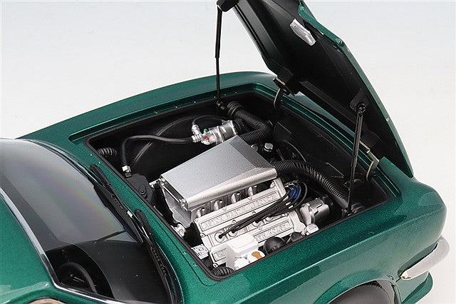 XiaoGuang Model XGM8260713BG 1/18 Aston Martin Vantage Green - image 6