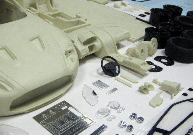 Tecnomodel tec_kit1801 1/18 Aston Martin V12 Zagato Model Kit - image 2