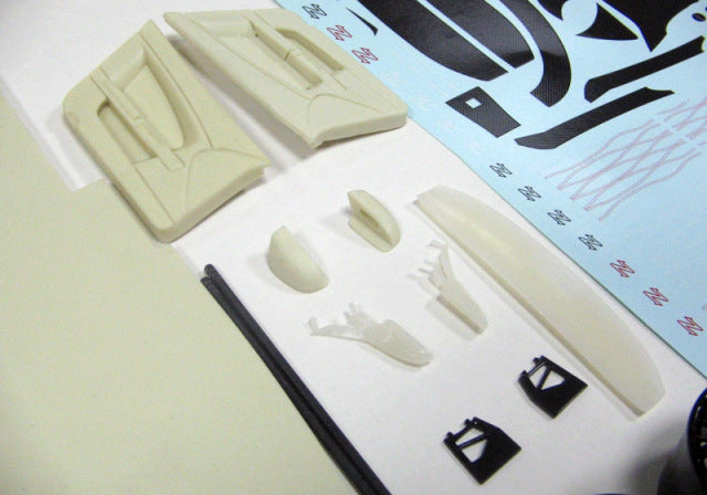 Tecnomodel tec_kit1801 1/18 Aston Martin V12 Zagato Model Kit - image 5