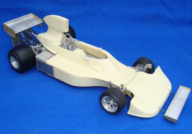 Wolf Models GP20106 1/20 Hesketh 308B Dutch GP 1975 J.Hunt Winner Resin Model Kit - image 1