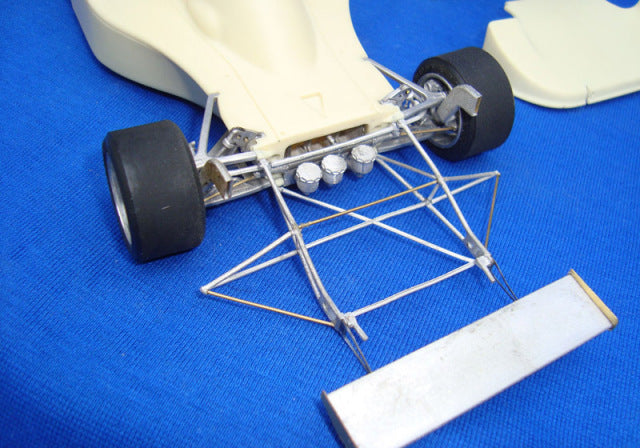 Wolf Models GP20106 1/20 Hesketh 308B Dutch GP 1975 J.Hunt Winner Resin Model Kit - image 4