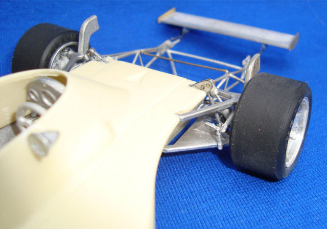 Wolf Models GP20106 1/20 Hesketh 308B Dutch GP 1975 J.Hunt Winner Resin Model Kit - image 7